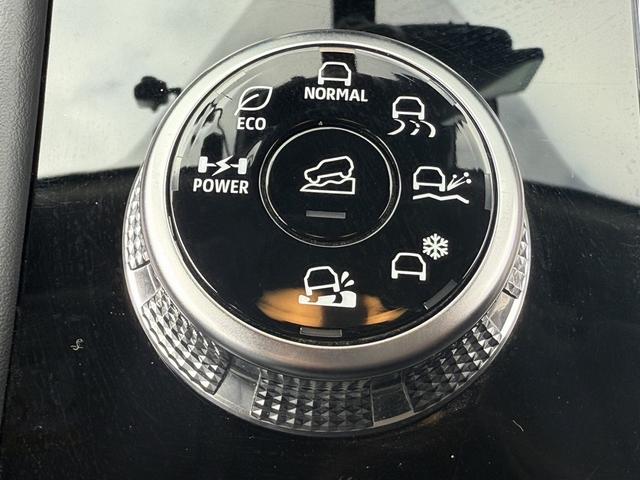 アウトランダーPHEV G 禁煙車 BOSEサウンド 純正12.3インチHDディスプレイ 黒革シート フルセグ パノラミックビューモニター 衝突軽減ブレーキ マイパイロット シートヒーター ブラインドスポットモニター ETC(65枚目)
