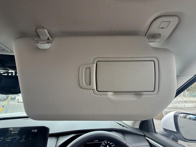 アウトランダーPHEV G 禁煙車 BOSEサウンド 純正12.3インチHDディスプレイ 黒革シート フルセグ パノラミックビューモニター 衝突軽減ブレーキ マイパイロット シートヒーター ブラインドスポットモニター ETC(70枚目)