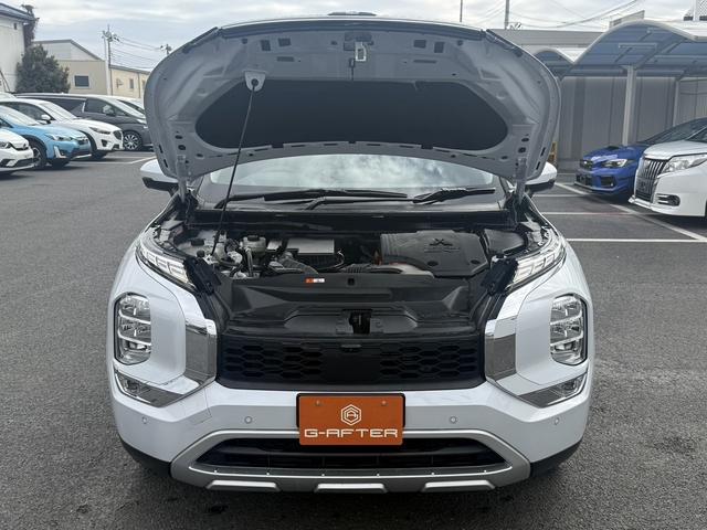 アウトランダーPHEV G 禁煙車 BOSEサウンド 純正12.3インチHDディスプレイ 黒革シート フルセグ パノラミックビューモニター 衝突軽減ブレーキ マイパイロット シートヒーター ブラインドスポットモニター ETC(77枚目)