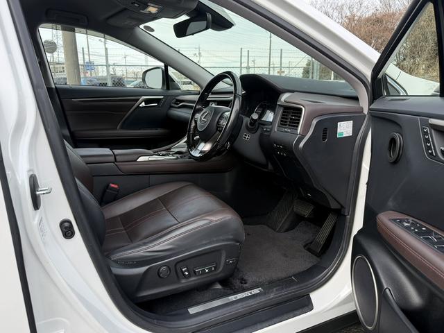 RX RX450h バージョンL 禁煙車 純正12.3インチナビ フルエアロ 3眼LEDヘッドライト アラウンドビューカメラ 茶革シート 衝突軽減ブレーキ シートエアコン アダプティブクルーズコントロール シートヒーター ETC2.0(42枚目)