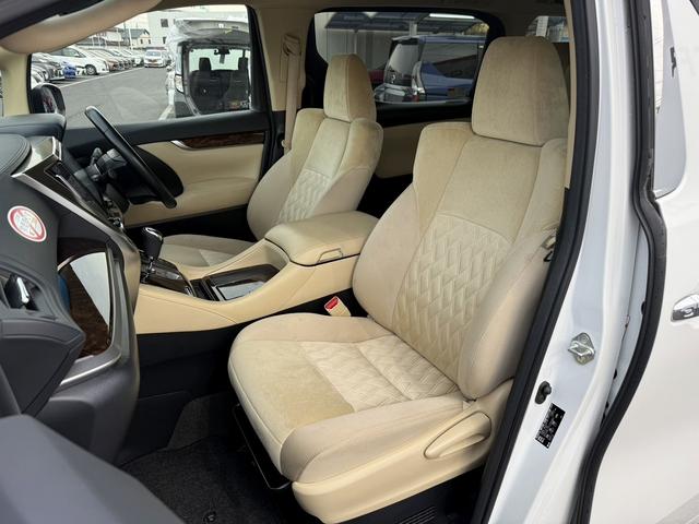 アルファードハイブリッド Ｘ　禁煙車　純正９インチナビ　バックカメラ　両側電動スライドドア　衝突軽減ブレーキ　アダプティブクルーズコントロール　ビルドインＥＴＣ　ブラインドスポットモニター　レーンキープ　クリアランスソナー（47枚目）