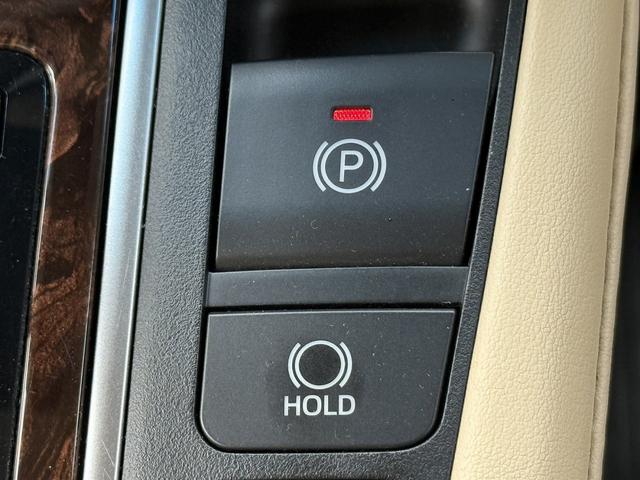 アルファードハイブリッド Ｘ　禁煙車　純正９インチナビ　バックカメラ　両側電動スライドドア　衝突軽減ブレーキ　アダプティブクルーズコントロール　ビルドインＥＴＣ　ブラインドスポットモニター　レーンキープ　クリアランスソナー（64枚目）