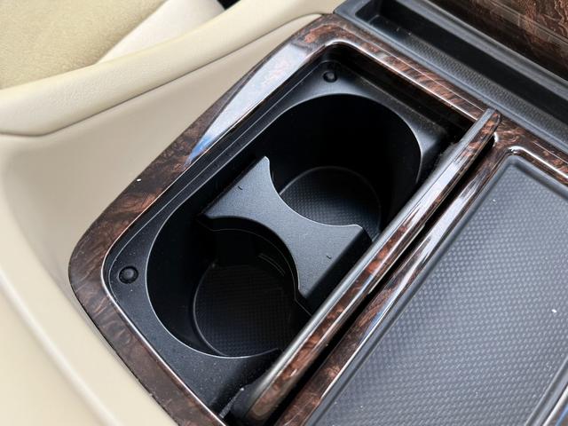 アルファードハイブリッド Ｘ　禁煙車　純正９インチナビ　バックカメラ　両側電動スライドドア　衝突軽減ブレーキ　アダプティブクルーズコントロール　ビルドインＥＴＣ　ブラインドスポットモニター　レーンキープ　クリアランスソナー（66枚目）