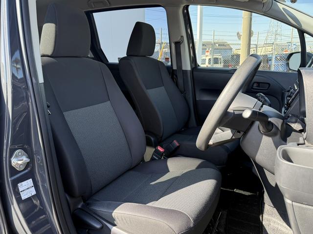 シエンタ ハイブリッドＧ　禁煙車　純正ナビ　両側電動スライドドア　衝突軽減ブレーキ　バックカメラ　アダプティブクルーズコントロール　ビルドインＥＴＣ　ブラインドスポットモニター　リヤトラフィックアラート　純正ＯＰ１５ＡＷ（15枚目）