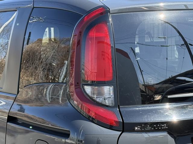 シエンタ ハイブリッドＧ　禁煙車　純正ナビ　両側電動スライドドア　衝突軽減ブレーキ　バックカメラ　アダプティブクルーズコントロール　ビルドインＥＴＣ　ブラインドスポットモニター　リヤトラフィックアラート　純正ＯＰ１５ＡＷ（29枚目）