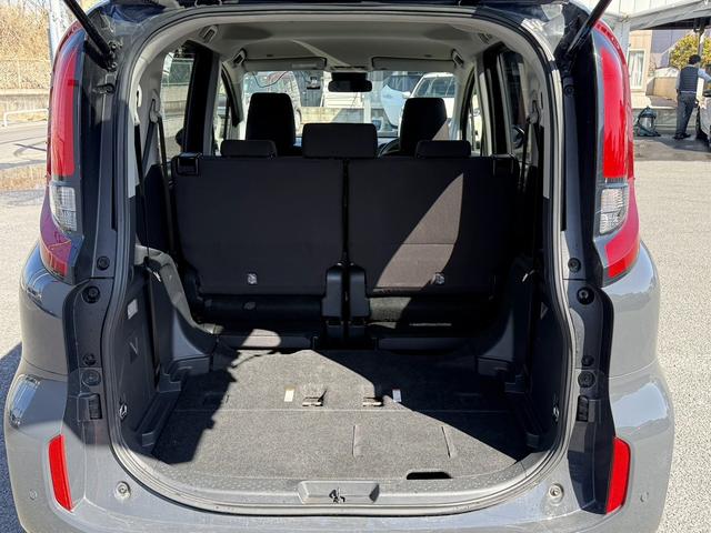 シエンタ ハイブリッドＧ　禁煙車　純正ナビ　両側電動スライドドア　衝突軽減ブレーキ　バックカメラ　アダプティブクルーズコントロール　ビルドインＥＴＣ　ブラインドスポットモニター　リヤトラフィックアラート　純正ＯＰ１５ＡＷ（38枚目）