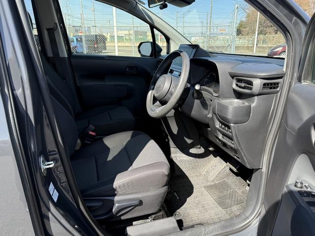 シエンタ ハイブリッドＧ　禁煙車　純正ナビ　両側電動スライドドア　衝突軽減ブレーキ　バックカメラ　アダプティブクルーズコントロール　ビルドインＥＴＣ　ブラインドスポットモニター　リヤトラフィックアラート　純正ＯＰ１５ＡＷ（41枚目）