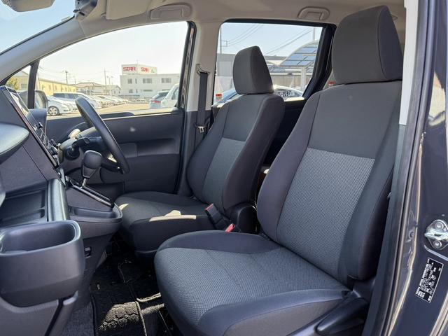 シエンタ ハイブリッドＧ　禁煙車　純正ナビ　両側電動スライドドア　衝突軽減ブレーキ　バックカメラ　アダプティブクルーズコントロール　ビルドインＥＴＣ　ブラインドスポットモニター　リヤトラフィックアラート　純正ＯＰ１５ＡＷ（47枚目）