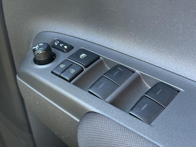 シエンタ ハイブリッドＧ　禁煙車　純正ナビ　両側電動スライドドア　衝突軽減ブレーキ　バックカメラ　アダプティブクルーズコントロール　ビルドインＥＴＣ　ブラインドスポットモニター　リヤトラフィックアラート　純正ＯＰ１５ＡＷ（53枚目）