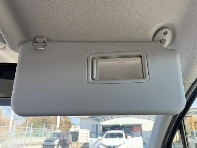 シエンタ ハイブリッドＧ　禁煙車　純正ナビ　両側電動スライドドア　衝突軽減ブレーキ　バックカメラ　アダプティブクルーズコントロール　ビルドインＥＴＣ　ブラインドスポットモニター　リヤトラフィックアラート　純正ＯＰ１５ＡＷ（63枚目）