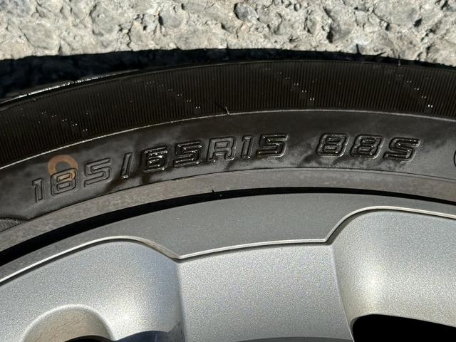 シエンタ ハイブリッドＧ　禁煙車　純正ナビ　両側電動スライドドア　衝突軽減ブレーキ　バックカメラ　アダプティブクルーズコントロール　ビルドインＥＴＣ　ブラインドスポットモニター　リヤトラフィックアラート　純正ＯＰ１５ＡＷ（68枚目）