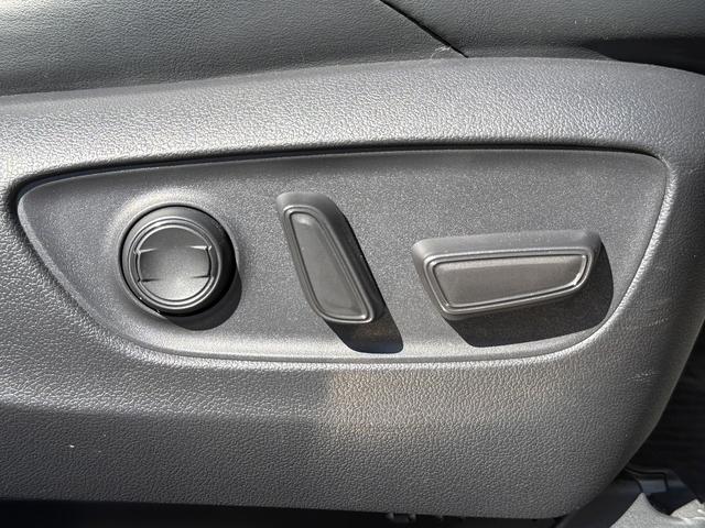 ハリアーハイブリッド Ｚ　禁煙車　純正１２．３インチナビ　ＪＢＬサウンド　アラウンドビューカメラ　フルセグ　電動リアゲート　デジタルインナーミラー　ビルトインＥＴＣ．０　衝突軽減ブレーキ　アダクティブクルーズコントロ－ル（6枚目）