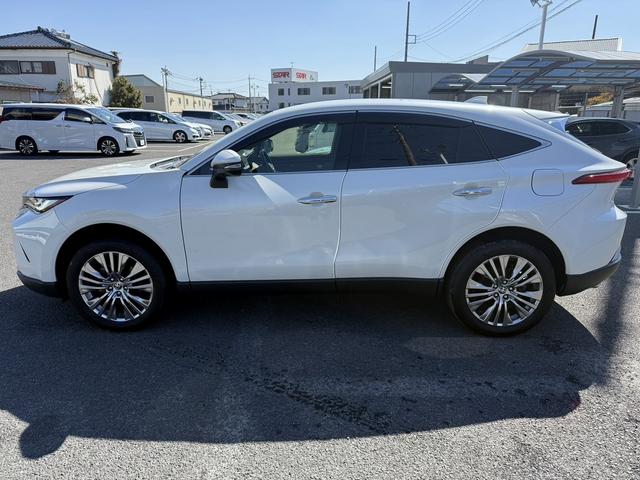 ハリアーハイブリッド Ｚ　禁煙車　純正１２．３インチナビ　ＪＢＬサウンド　アラウンドビューカメラ　フルセグ　電動リアゲート　デジタルインナーミラー　ビルトインＥＴＣ．０　衝突軽減ブレーキ　アダクティブクルーズコントロ－ル（11枚目）