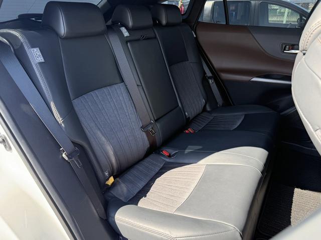 ハリアーハイブリッド Ｚ　禁煙車　純正１２．３インチナビ　ＪＢＬサウンド　アラウンドビューカメラ　フルセグ　電動リアゲート　デジタルインナーミラー　ビルトインＥＴＣ．０　衝突軽減ブレーキ　アダクティブクルーズコントロ－ル（16枚目）