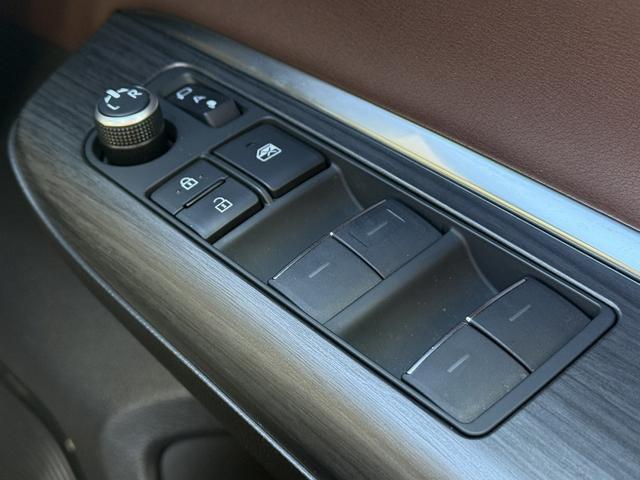 ハリアーハイブリッド Ｚ　禁煙車　純正１２．３インチナビ　ＪＢＬサウンド　アラウンドビューカメラ　フルセグ　電動リアゲート　デジタルインナーミラー　ビルトインＥＴＣ．０　衝突軽減ブレーキ　アダクティブクルーズコントロ－ル（54枚目）