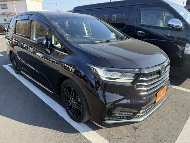 オデッセイハイブリッド ｅ：ＨＥＶアブソルート・ＥＸ　禁煙車　純正１０インチナビ　フルセグ　アラウンドビューモニター　両側電動スライドドア　ハーフレザーシート　シートヒーター　アダクティブクルーズコントロール　　ブラインドスポットモニター　ＥＴＣ２．０（2枚目）