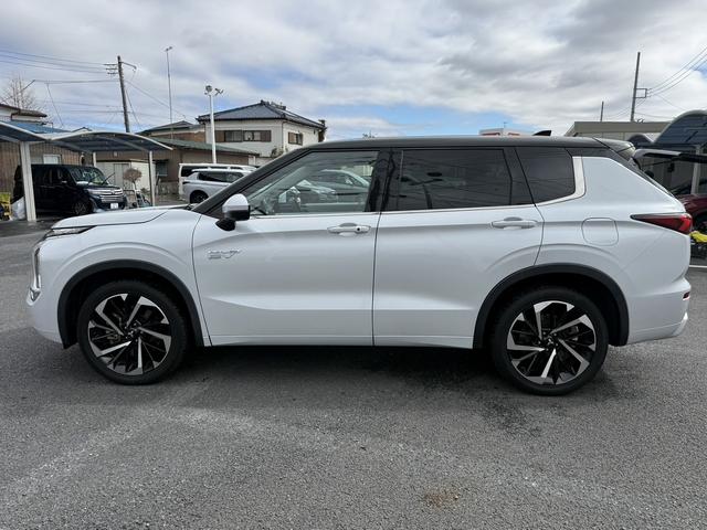 大好評のボディコーティング「ハイモースコート」もご納車までに施工可能。雨染みや線傷など中古車だからと諦めていませんか？ピカピカの状態でお乗り出しいただけます。