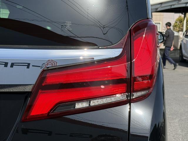 アルファードハイブリッド エグゼクティブラウンジ　禁煙車　純正１０インチナビ　フルセグ　バック＆サイドカメラ　１２型リアエンターモニター　ＪＢＬサウンド　ＴＲＤフルエアロ　ＲＡＹＳ２０インチＡＷ　衝突軽減　運転支援　ＡＣ１００Ｖ　ステアリングヒート（13枚目）