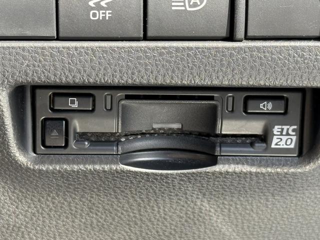 ハリアーハイブリッド Ｇ　禁煙車　純正８インチディスプレイオーディオ　パワーバックドア　デジタルインナーミラー　パワーシート　セーフティセンス　バックカメラ　ビルトインＥＴＣ２．０　パーキングサポートブレーキ　レーダークルーズ（7枚目）