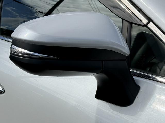 ハリアーハイブリッド Ｇ　禁煙車　純正８インチディスプレイオーディオ　パワーバックドア　デジタルインナーミラー　パワーシート　セーフティセンス　バックカメラ　ビルトインＥＴＣ２．０　パーキングサポートブレーキ　レーダークルーズ（29枚目）