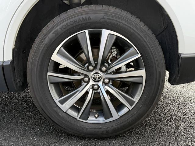 ハリアーハイブリッド Ｇ　禁煙車　純正８インチディスプレイオーディオ　パワーバックドア　デジタルインナーミラー　パワーシート　セーフティセンス　バックカメラ　ビルトインＥＴＣ２．０　パーキングサポートブレーキ　レーダークルーズ（32枚目）