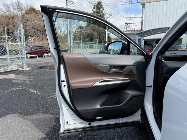 ハリアーハイブリッド Ｇ　禁煙車　純正８インチディスプレイオーディオ　パワーバックドア　デジタルインナーミラー　パワーシート　セーフティセンス　バックカメラ　ビルトインＥＴＣ２．０　パーキングサポートブレーキ　レーダークルーズ（41枚目）