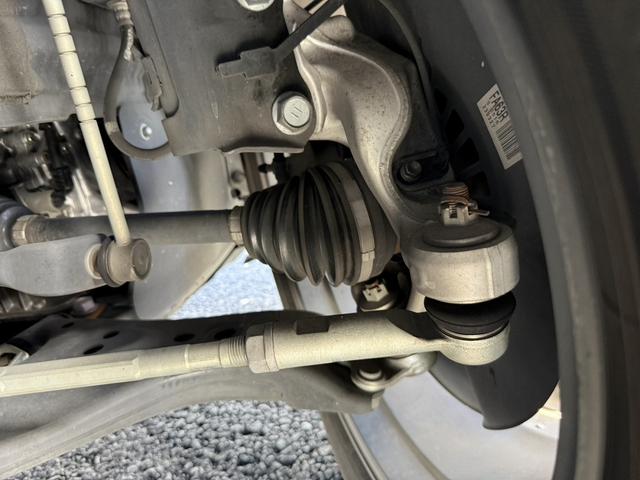 ハリアーハイブリッド Ｇ　禁煙車　純正８インチディスプレイオーディオ　パワーバックドア　デジタルインナーミラー　パワーシート　セーフティセンス　バックカメラ　ビルトインＥＴＣ２．０　パーキングサポートブレーキ　レーダークルーズ（70枚目）