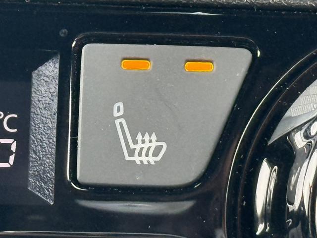 オーラ ニスモ　禁煙車　純正９インチナビ　アラウンドビューモニター　フルセグＴＶ　プロパイロット　ブラインドスポットモニター　デジタルインナーミラー　ＥＴＣ２．０　シートヒーター　ステアリングヒーター　ＨＤＭＩ接続（7枚目）