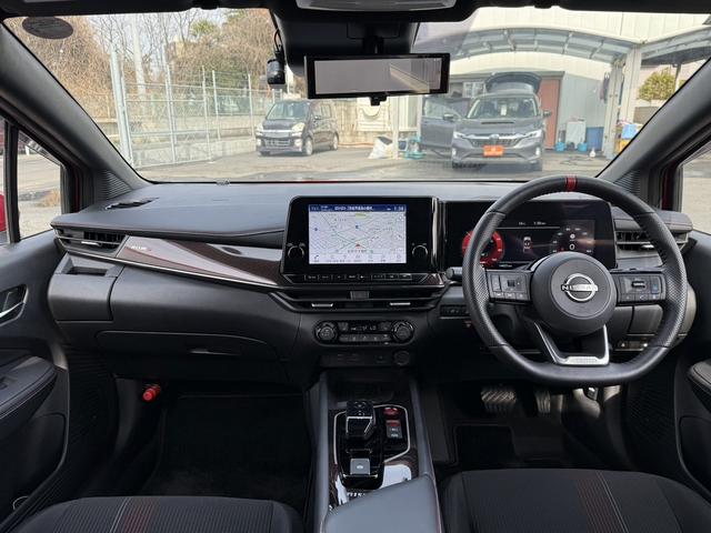 オーラ ニスモ　禁煙車　純正９インチナビ　アラウンドビューモニター　フルセグＴＶ　プロパイロット　ブラインドスポットモニター　デジタルインナーミラー　ＥＴＣ２．０　シートヒーター　ステアリングヒーター　ＨＤＭＩ接続（18枚目）