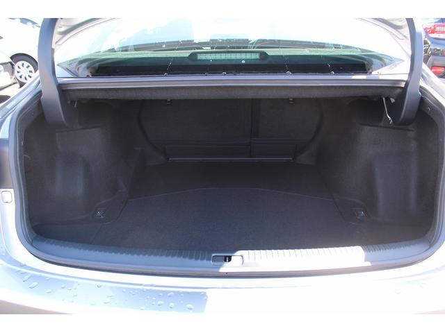 IS IS300 禁煙車 純正9インチナビ フルセグ バックカメラ ベンチレーション 衝突軽減ブレーキ 運転支援システム パドルシフト オートマチックハイビーム バックアラート 逸脱制御システム ブラインドスポット(17枚目)