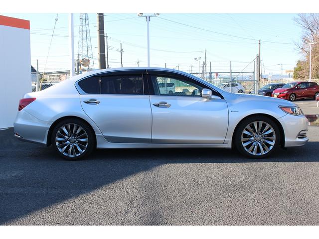 レジェンド 　禁煙車　純正８インチナビ　サンルーフ　マルチビューカメラシステム　ＫＲＥＬＬオーディオシステム　黒革シート　ベンチレーション　シートヒーター　ヘッドアップディスプレイ　ホンダセンシング　パワーシート（10枚目）