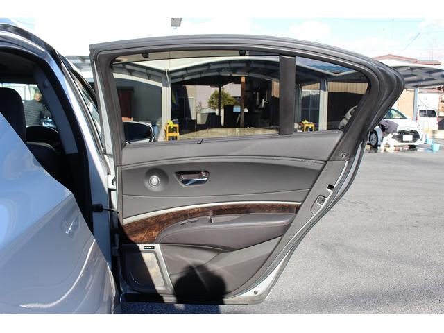 レジェンド 　禁煙車　純正８インチナビ　サンルーフ　マルチビューカメラシステム　ＫＲＥＬＬオーディオシステム　黒革シート　ベンチレーション　シートヒーター　ヘッドアップディスプレイ　ホンダセンシング　パワーシート（32枚目）