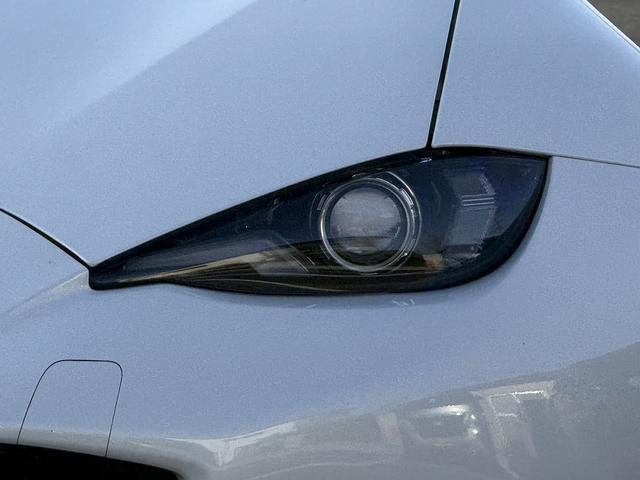 ロードスター Ｓ　禁煙車　６ＭＴ　衝突軽減ブレーキシステム　ブラインドスポットモニター　コーナーセンサー　パークアシスト　オートマチックハイビーム　Ｂｌｕｅｔｏｏｔｈ接続　ＥＴＣ　純正１６インチアルミホイール（25枚目）