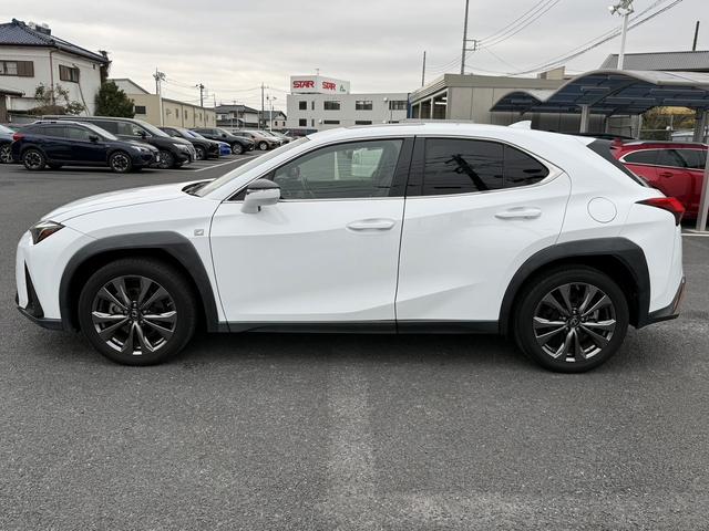 大好評のボディコーティング「ハイモースコート」もご納車までに施工可能。雨染みや線傷など中古車だからと諦めていませんか？ピカピカの状態でお乗り出しいただけます。