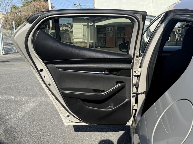 ＭＡＺＤＡ３ファストバック ２０Ｓプロアクティブ　ツーリングセレクション　禁煙車　純正１０．２５インチナビ　３６０度ビューモニター　クルージングトラフィックサポート　パワーシート　ステアリングヒーター　ＥＴＣ　ブラインドスポットモニタリング　ヘッドアップディスプレイ（38枚目）