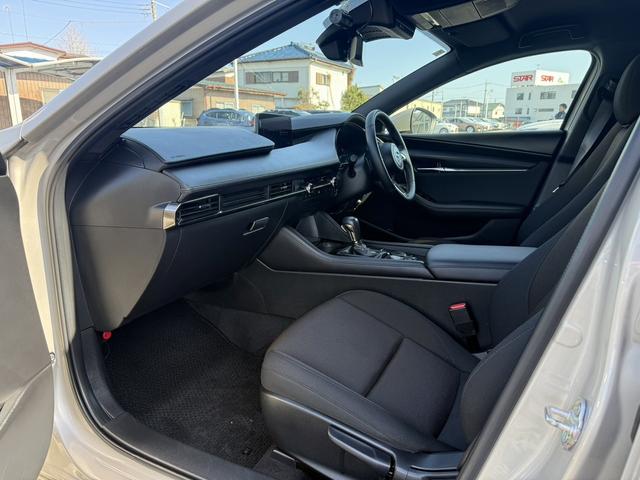 ＭＡＺＤＡ３ファストバック ２０Ｓプロアクティブ　ツーリングセレクション　禁煙車　純正１０．２５インチナビ　３６０度ビューモニター　クルージングトラフィックサポート　パワーシート　ステアリングヒーター　ＥＴＣ　ブラインドスポットモニタリング　ヘッドアップディスプレイ（44枚目）