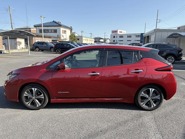 リーフ X 10万台記念車 純正ナビ フルセグ バックカメラ シートヒーター ブラインドスポットモニター コーナーセンサー 衝突軽減ブレーキシステム ウンテンシエンシステム ステアリングヒーター 純正ビルトインETC(14枚目)