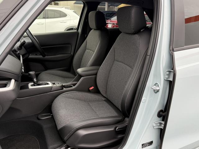 フィット ｅ：ＨＥＶホーム　禁煙車　ホンダセンシング　純正９インチナビ　バックカメラ　フルセグ　衝突軽減ブレーキシステム　運転支援システム　純正ビルトインＥＴＣ　レーダークルーズ　逸脱警報　コーナーセンサー　ステアリングリモコン（46枚目）