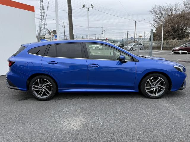 レヴォーグ ＳＴＩスポーツ　ＥＸ　純正１１インチディスプレイナビ　ブラック＆レッドレザー　パワー＆ヒーター付きシート　パワーバックドア　衝突軽減ブレーキ　運転支援システム　ブラインドスポットモニター　ドライバーモニタリングシステム（9枚目）