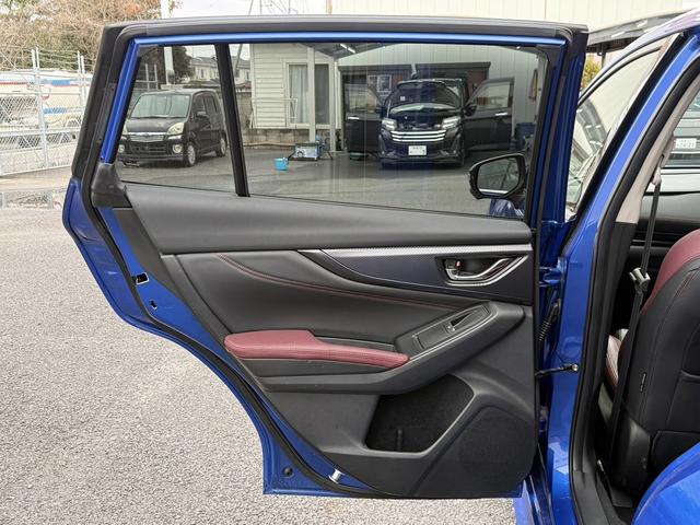 レヴォーグ ＳＴＩスポーツ　ＥＸ　純正１１インチディスプレイナビ　ブラック＆レッドレザー　パワー＆ヒーター付きシート　パワーバックドア　衝突軽減ブレーキ　運転支援システム　ブラインドスポットモニター　ドライバーモニタリングシステム（42枚目）