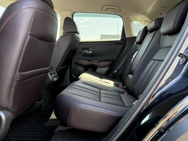 ZR-V e:HEV Z 禁煙車 温熱機能付黒革シート BOSEサウンド 純正9インチナビ ホンダセンシング アラウンドビューモニター フルセグ 電動リアゲート ETC2.0 シートメモリー ステアリングヒーター(42枚目)