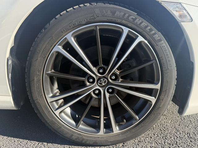 ８６ ＧＴ　純正ナビ　フルセグ　バックカメラ　パドルシフト　コーナーセンサー　ＨＩＤヘッドライト　ナビ連動ＥＴＣ　赤ステッチ革巻きハンドル　フォグライト　純正１７インチアルミホイール　スマキー　Ｂｌｕｅｔｏｏｔｈ（22枚目）