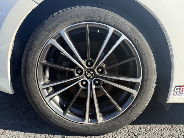 ８６ ＧＴ　純正ナビ　フルセグ　バックカメラ　パドルシフト　コーナーセンサー　ＨＩＤヘッドライト　ナビ連動ＥＴＣ　赤ステッチ革巻きハンドル　フォグライト　純正１７インチアルミホイール　スマキー　Ｂｌｕｅｔｏｏｔｈ（23枚目）