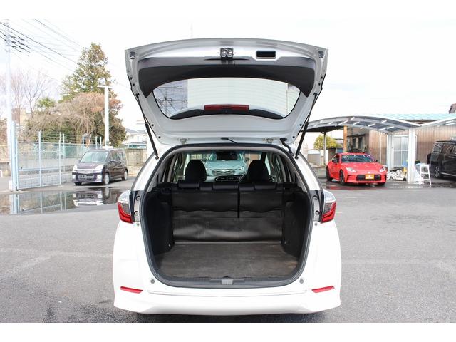 シャトル ハイブリッドＸ　ホンダセンシング　禁煙車　純正ナビ　ホンダセンシング　バックカメラ　ハーフレザーシート　シートヒーター　ビルトインＥＴＣ　レーダークルーズ　アクセサリーソケット　シルバーパドルシフト　オーディオステアリングスイッチ（39枚目）