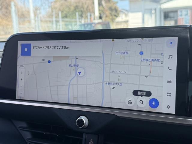 クラウンクロスオーバー Ｇアドバンスド　禁煙車　純正１２．３インチディスプレイ　アラウンドビューカメラ　電動リアゲート　トヨタセーフティセンス　ヘッドアップディスプレイ　ＥＴＣ２．０　デジタルインナーミラー　ブラインドスポットモニター（3枚目）