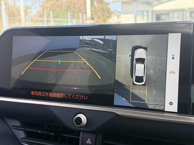 クラウンクロスオーバー Ｇアドバンスド　禁煙車　純正１２．３インチディスプレイ　アラウンドビューカメラ　電動リアゲート　トヨタセーフティセンス　ヘッドアップディスプレイ　ＥＴＣ２．０　デジタルインナーミラー　ブラインドスポットモニター（4枚目）