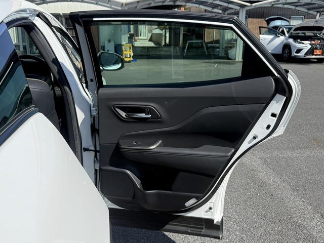 クラウンクロスオーバー Ｇアドバンスド　禁煙車　純正１２．３インチディスプレイ　アラウンドビューカメラ　電動リアゲート　トヨタセーフティセンス　ヘッドアップディスプレイ　ＥＴＣ２．０　デジタルインナーミラー　ブラインドスポットモニター（35枚目）