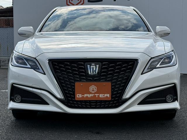 クラウンハイブリッド 　ワンオーナー　禁煙車　ビルトインＥＴＣ２．０　純正８インチナビ　ブラインドスポットモニター　ハーフレザーシート　バックモニター　リアクロストラフィックアラート　シートヒーター　トランクイージークローザ（8枚目）