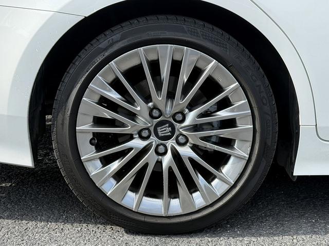 クラウンハイブリッド 　ワンオーナー　禁煙車　ビルトインＥＴＣ２．０　純正８インチナビ　ブラインドスポットモニター　ハーフレザーシート　バックモニター　リアクロストラフィックアラート　シートヒーター　トランクイージークローザ（31枚目）