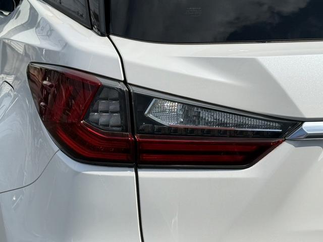 ＲＸ ＲＸ２００ｔ　禁煙車　純正１２．３インチディスプレイ　バックカメラ　フルセグ　ＯＰ２０インチアルミホイール　電動リアゲート　ブラインドスポットモニター　レーダークルーズコントロール　電動リアゲート　ＥＴＣ２．０（28枚目）